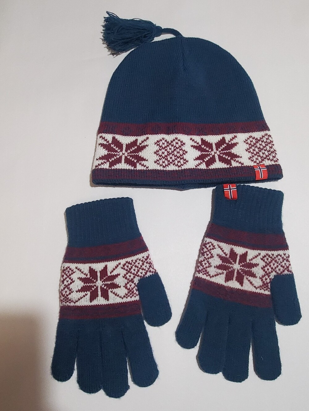 NORGE NORWEGIAN KNIT WOOL BLEND GAT AND MTTENS ONE SIZE. FLAARONING STAR. TEAL